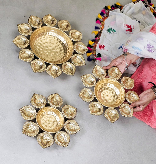 Decorative Round Gold Polish Urli Bowl Tealight Candle Holder Stand,Candle Holder for Home Decor,Mandir Decor,Diwali Decor, Floating Flowers,Candles Diya holder, Office,Table Decor, Entrance Decoration Item(Golden)