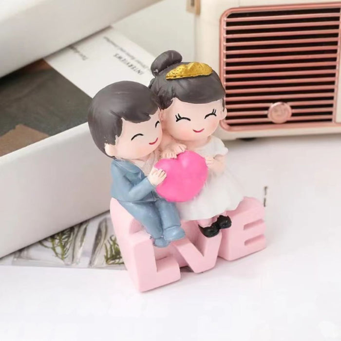 1 Set Couples Miniature for Home, Bedroom, Living Room, Office, Restaurant Decor, Figurines and Cake Decoration Item for Anniversary Cake