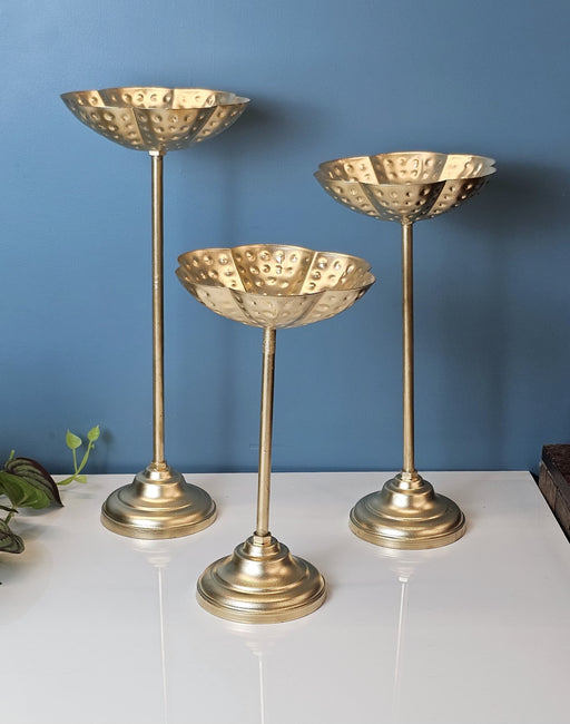 1 Set (3 Pcs) Decorative Round Candle Holder Gold Polish Urli Bowl Tealight Candle Holder Stand for Home Decor,Mandir Decor,Diwali Decor, Floating Flowers,Candles Diya holder, Office,Table Decor, Entrance Decoration Item  (Golden)