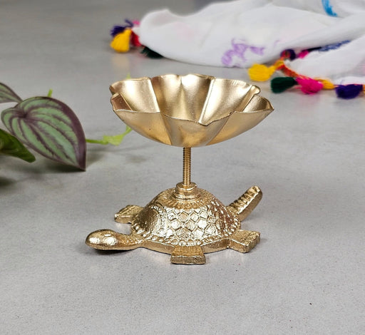 1 Pcs Decorative tortoise shape Gold Polish Decorative Urli Candle Holder for Home Decor,Mandir Decor,Diwali Decor, Floating Flowers,Candles Diya holder, Office,Table Decor, Entrance Decoration Item (Pack of 1) (Golden)