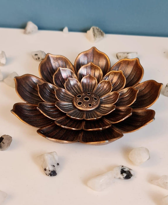 1 Pcs Lotus Flower Design Agarbatti Stand Incense Holder Ash Catcher Metal Material for Diwali Pooja, Office, Mandir,Shree Holi Pooja and Many More Spiritual Events, Insence Burner