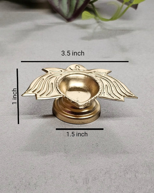 Decorative Gold Polish Decorative Metal Diya Candle Holder for Home Decor,Mandir Decor,Diwali Decor, Floating Flowers,Candles Diya holder, Office,Table Decor, Entrance Decoration Item (Golden)