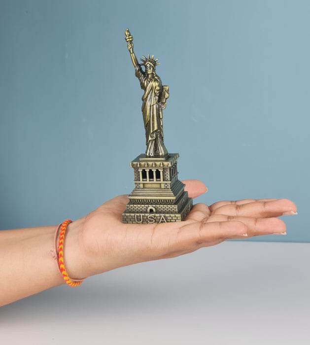 1 Pc The Statue of Liberty Idol for Decorative Showpeice for Home Decor, Living Room, Gifting, Desk Decor, Table Stand Holder, Office Desk (Pack of 1)