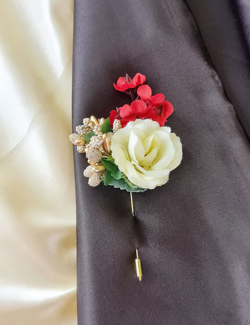 Offwhite Flower Brooch Pins for wedding decoration Wedding ceremony Brooch pin for wedding.